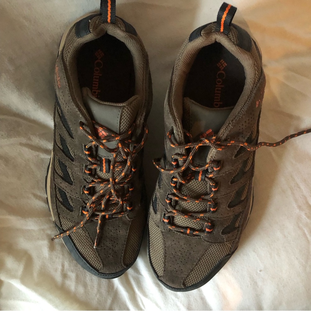 Men’s Columbia Hiking Boots (size 11)